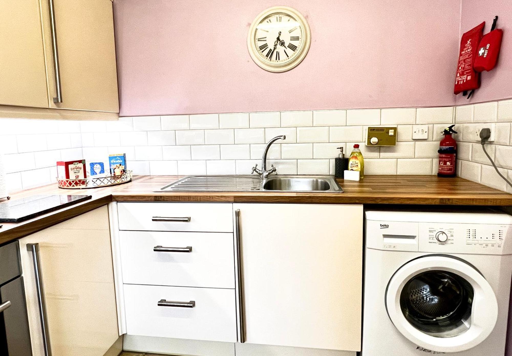 Ground Floor Flat With Free Parking & Wifi Apartment Glasgow Luaran gambar